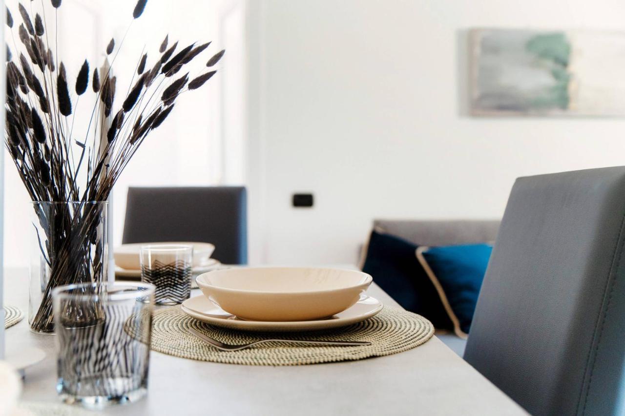 Shades Of Lake - Blue Apartment Como Exteriér fotografie